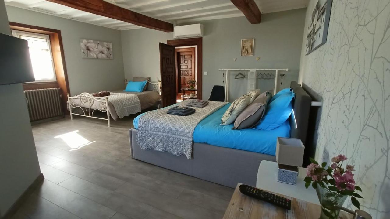 Chambres D'Hotes La Dame Fines Puybegon Bagian luar foto